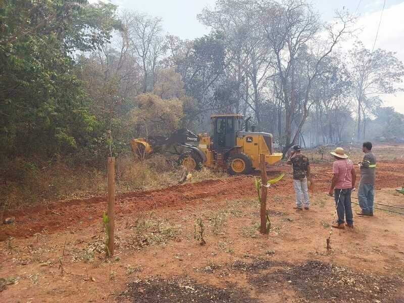 Imagem de compartilhamento para o artigo Prefeitura agradece união de esforços da comunidade e empresas que ajudaram a controlar incêndio em Chapadão do Sul da MS Todo dia